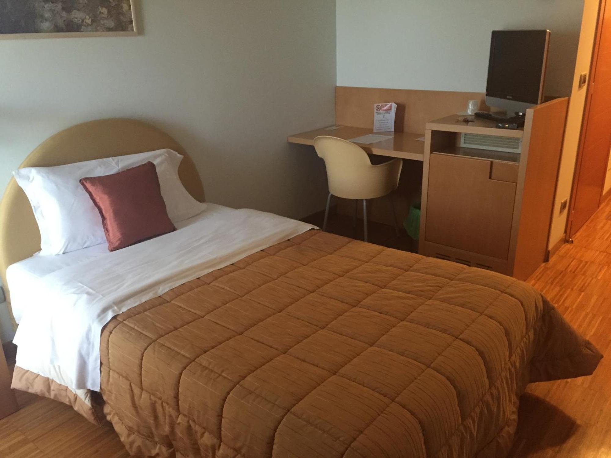 Grand Hotel Garden Barile Phòng bức ảnh